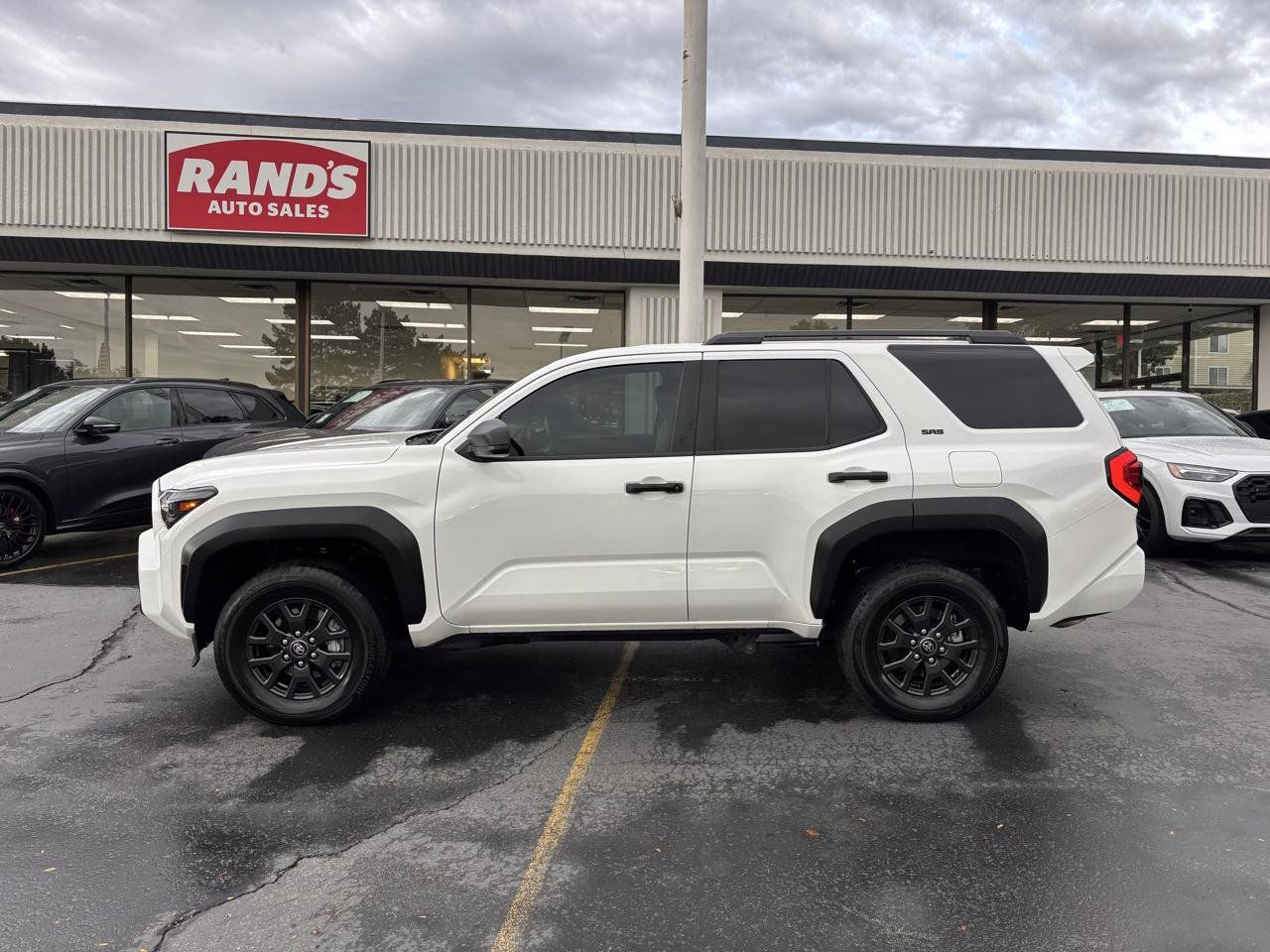 Used 2025 Toyota 4Runner SR5 AWD/4WD image 16