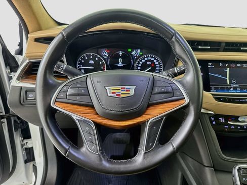 Used 2018 Cadillac XT5 Platinum w/ Driver Assist Package AWD/4WD image 13