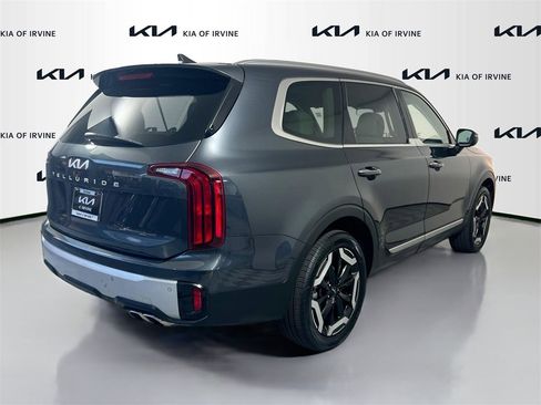 Certified 2024 Kia Telluride S image 8