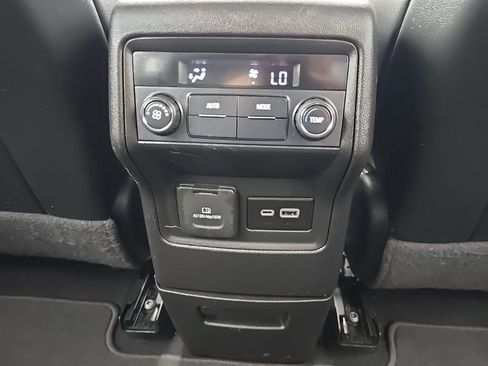 Used 2020 GMC Acadia SLT image 24