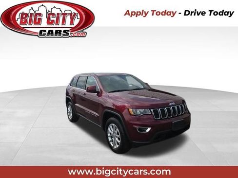 Used 2022 Jeep Grand Cherokee Laredo w/ All-Weather Capability Group AWD/4WD image 1