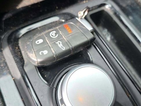 Used 2021 Chrysler 300 S image 24