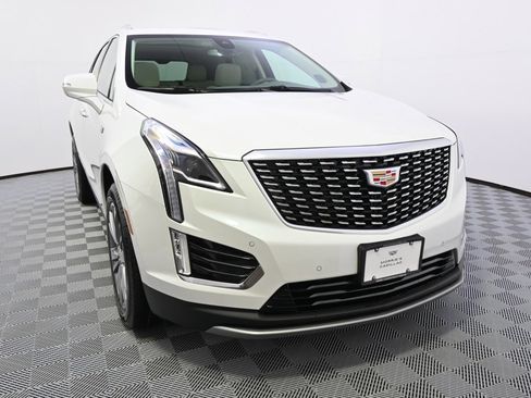 New 2025 Cadillac XT5 Premium Luxury w/ LPO, Floor Liner Package image 9