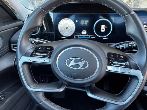 Used 2025 Hyundai Elantra SEL FWD image 28