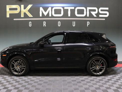 Used 2019 Porsche Cayenne S image 3