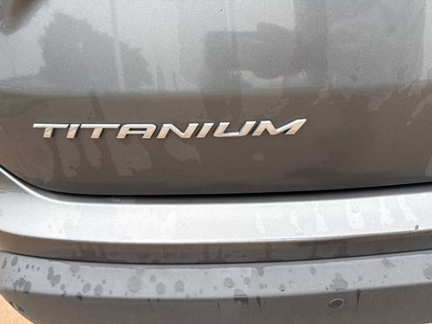 Used 2022 Ford Edge Titanium AWD/4WD image 9