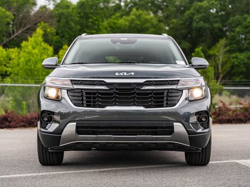 Used 2024 Kia Seltos S AWD/4WD image 2