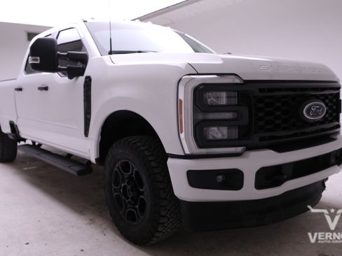 Used 2023 Ford F250 XL w/ STX Appearance Package image 7