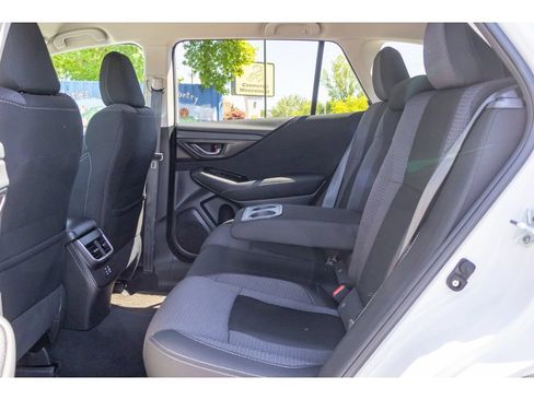 Used 2025 Subaru Outback Premium AWD/4WD image 13
