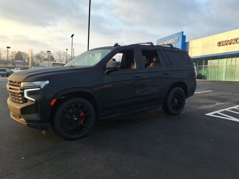 Used 2022 Chevrolet Tahoe RST w/ Sport Performance Package image 3