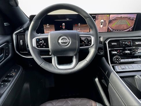 Used 2025 Nissan Armada Platinum Reserve AWD/4WD image 4