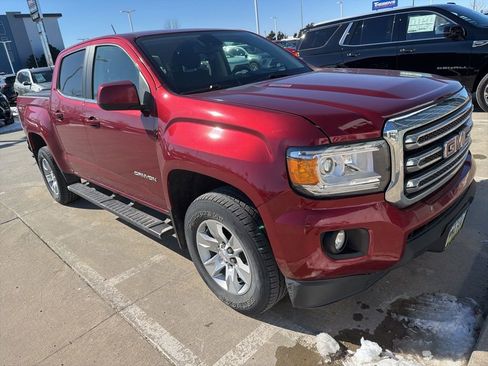 Used 2018 GMC Canyon SLE image 4