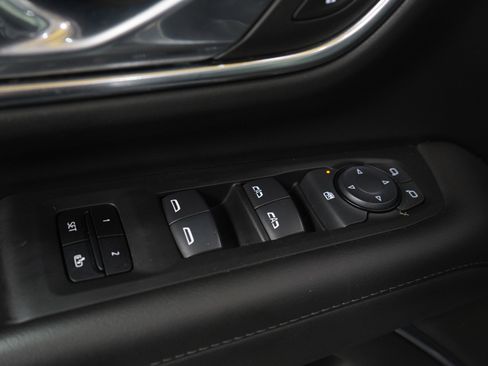 Used 2024 Chevrolet Suburban Z71 AWD/4WD image 24