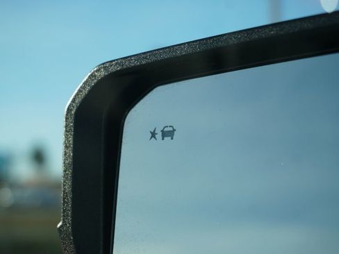 Used 2024 Chevrolet Colorado ZR2 w/ Safety Package image 15