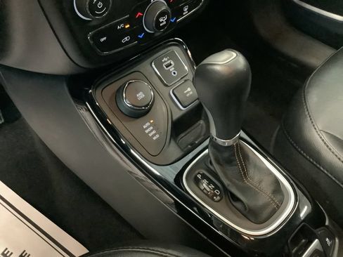 Used 2020 Jeep Compass Limited AWD/4WD image 17