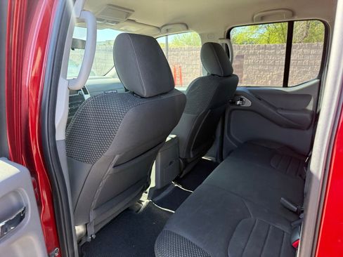 Used 2018 Nissan Frontier Desert Runner RWD image 11