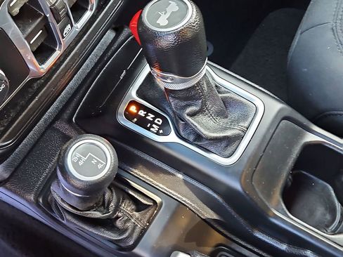 Used 2020 Jeep Wrangler Unlimited Sport S image 17