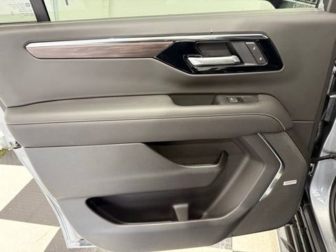 New 2026 Chevrolet Suburban Premier w/ Sun And Tow Package image 21