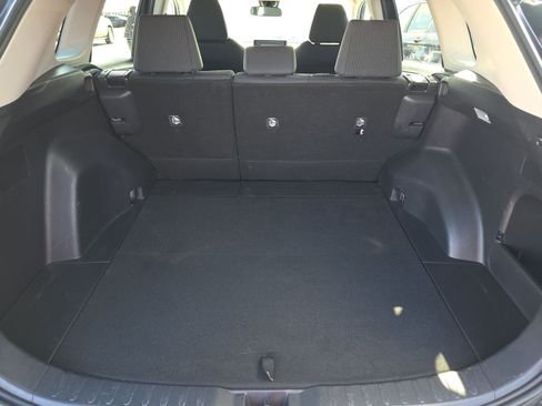 Used 2021 Toyota RAV4 LE image 15