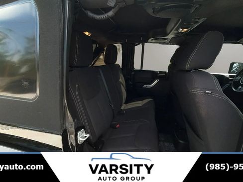 Used 2013 Jeep Wrangler Unlimited Sahara w/ Connectivity Group AWD/4WD image 17
