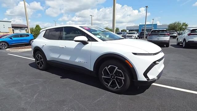 New 2026 Chevrolet Equinox EV LT FWD image 16
