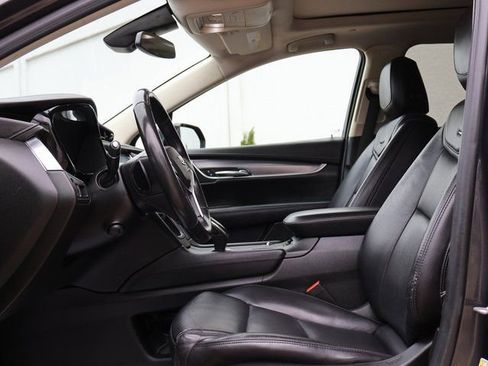 Certified 2018 Cadillac XT5 Luxury w/ Driver Awareness Package AWD/4WD image 18