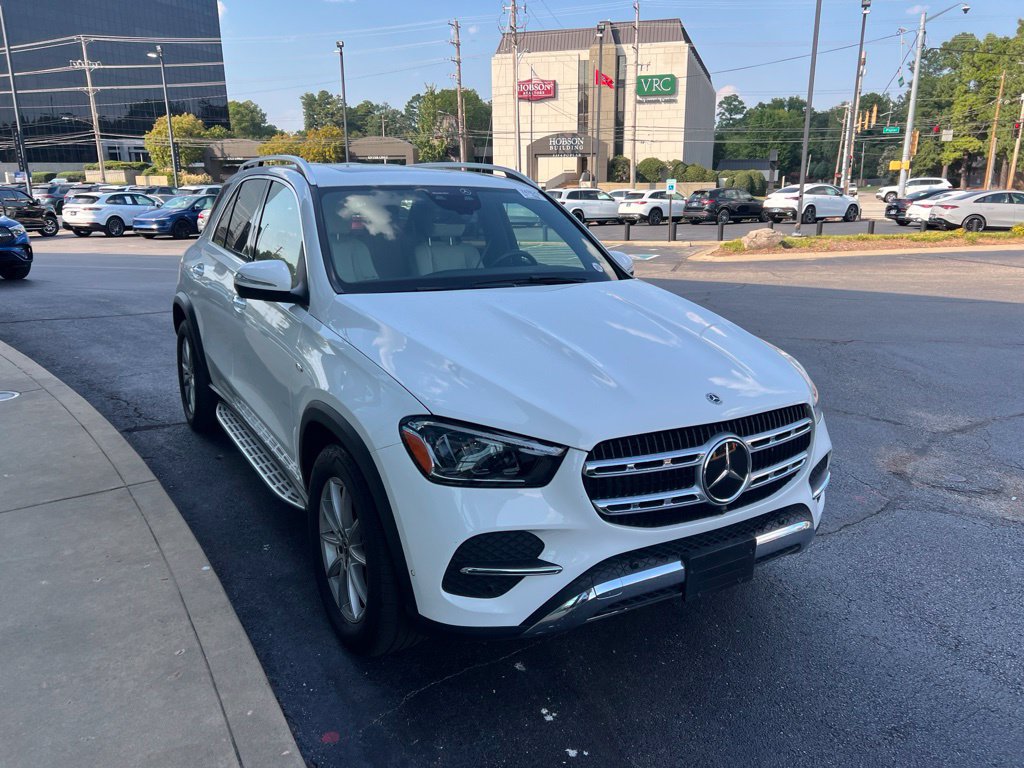 Used 2025 Mercedes-Benz GLE 450e 4MATIC w/ Driver Assistance Package image 2