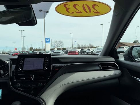 Used 2023 Toyota Camry LE image 20