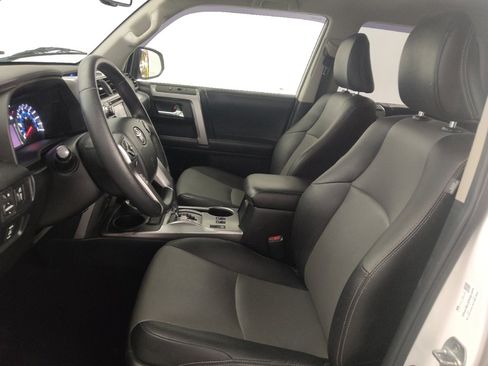 Used 2018 Toyota 4Runner SR5 Premium w/ Four Season Floor Mat Package AWD/4WD image 17