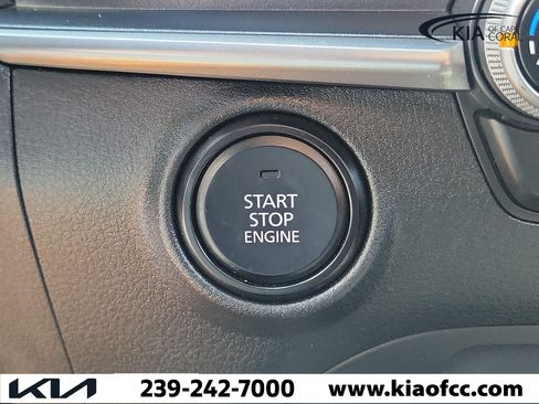 Used 2020 MAZDA MAZDA3 Sedan FWD image 30