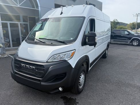 Used 2025 RAM ProMaster 2500 w/ Convenience Group image 3