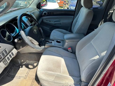 Used 2006 Toyota Tacoma PreRunner image 17