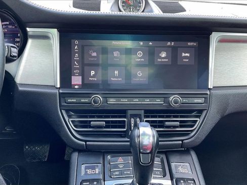 Used 2020 Porsche Macan Turbo image 15