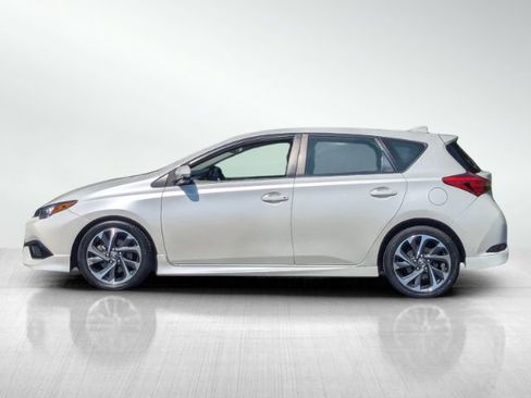 Used 2018 Toyota Corolla iM w/ All-Weather Mat Package FWD image 7