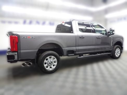 Used 2024 Ford F250 XLT AWD/4WD image 5