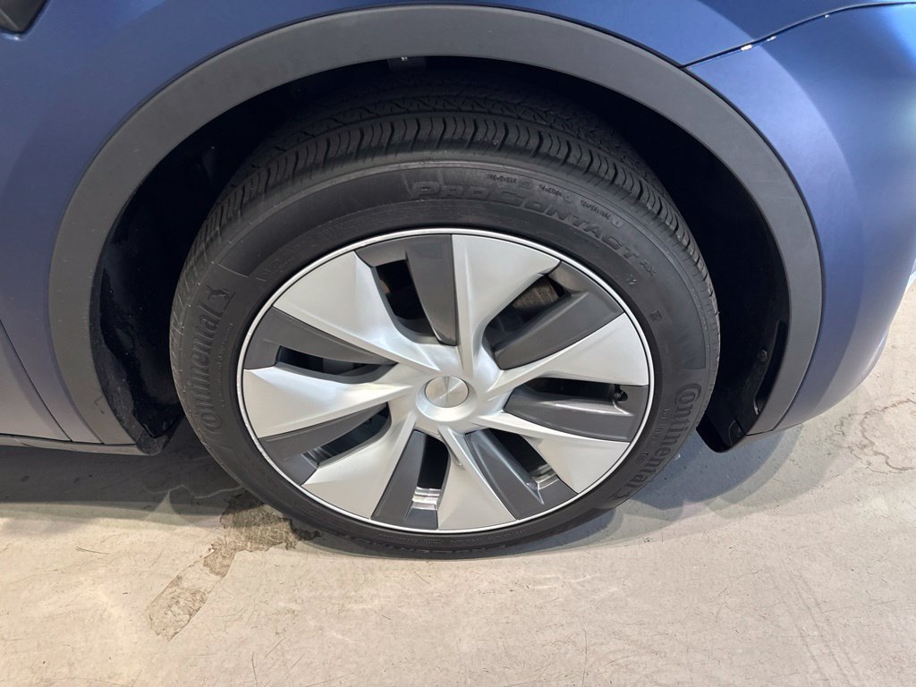 Used 2023 Tesla Model Y Long Range AWD/4WD image 32