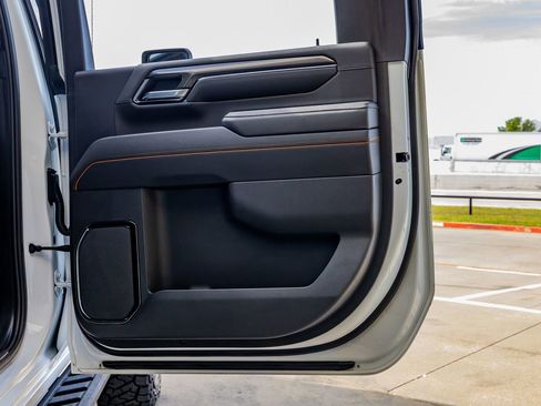 Used 2024 GMC Sierra 2500 AT4 w/ AT4 Premium Plus Package image 39