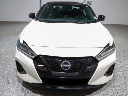 Used 2023 Nissan Maxima SR w/ Sport Mat Group FWD image 4