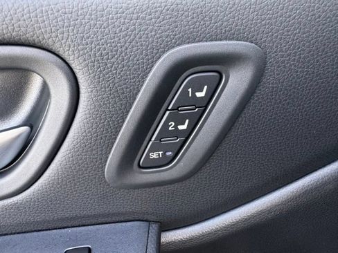 Used 2025 Honda Pilot Black Edition image 22