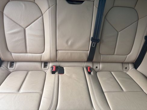 Used 2021 Porsche Macan image 23