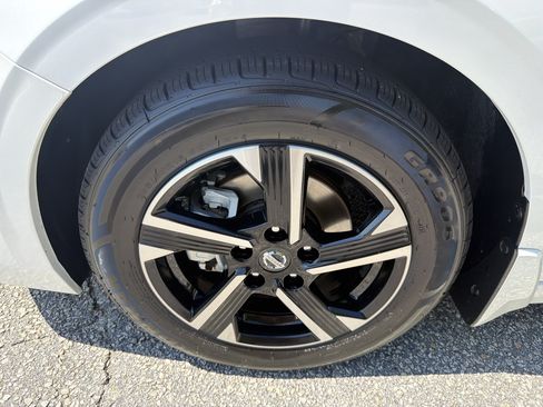 Used 2025 Nissan Sentra SV FWD image 20