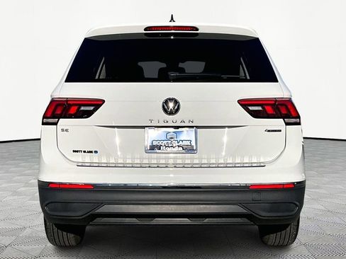Used 2022 Volkswagen Tiguan SE image 6