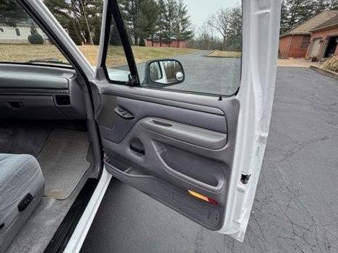 Used 1995 Ford Bronco XLT image 13