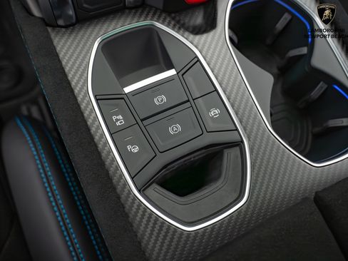 Used 2024 Lamborghini Urus Performante image 33