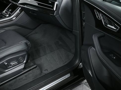 New 2025 Audi Q7 3.0T Prestige image 25