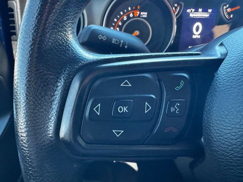 Used 2018 Jeep Wrangler Sport AWD/4WD image 13