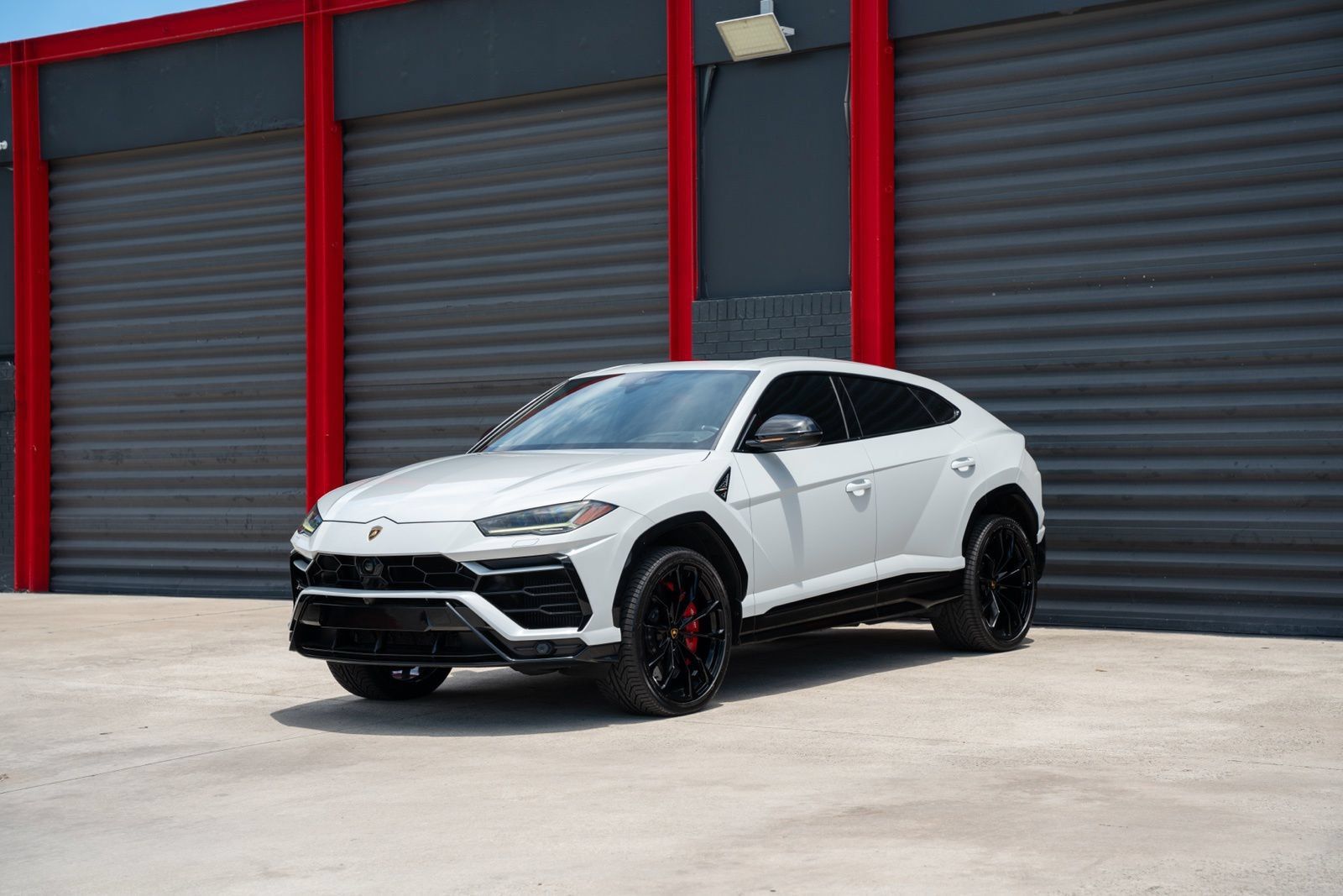 Used 2022 Lamborghini Urus AWD/4WD image 1
