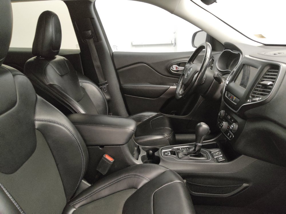 Used 2021 Jeep Cherokee Latitude Plus FWD image 21