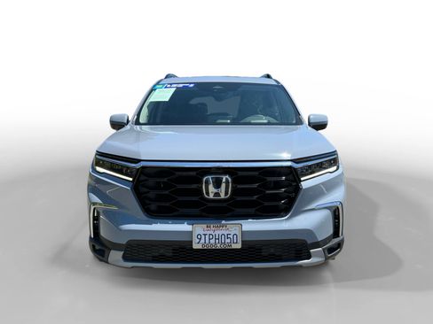 Used 2025 Honda Pilot Elite image 8
