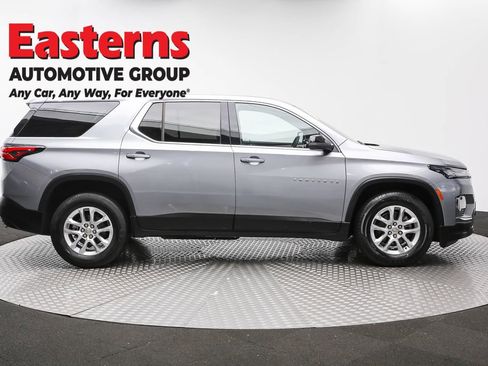 Used 2023 Chevrolet Traverse LS image 4